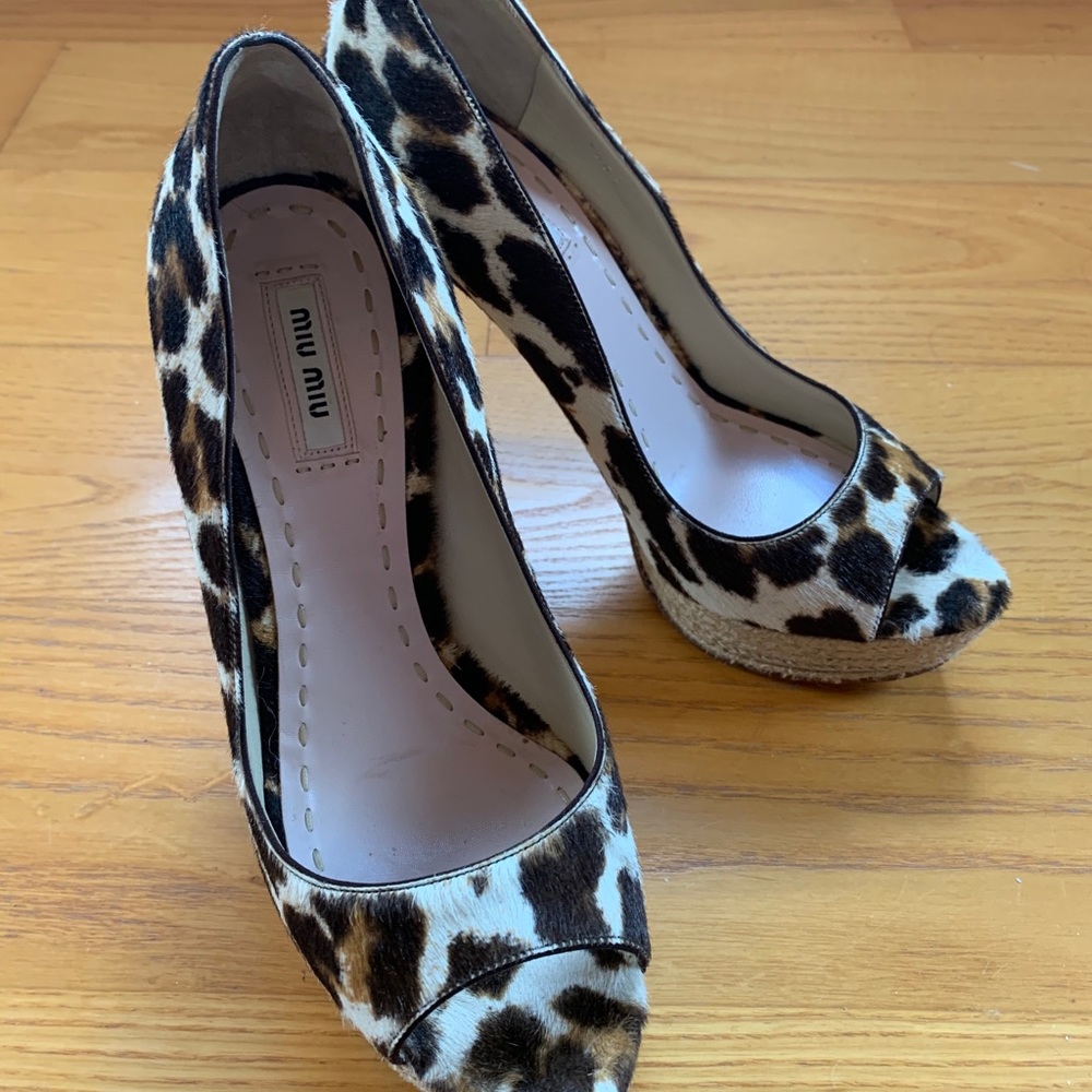 Miu Miu Leopard Print Peep-Toe Pumps Size 39 - image 2